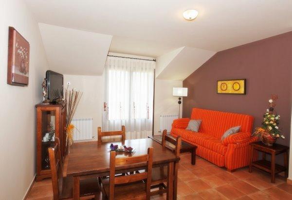Apartamentos Pirineos Ordesa El Pueyo de Araguás Kültér fotó